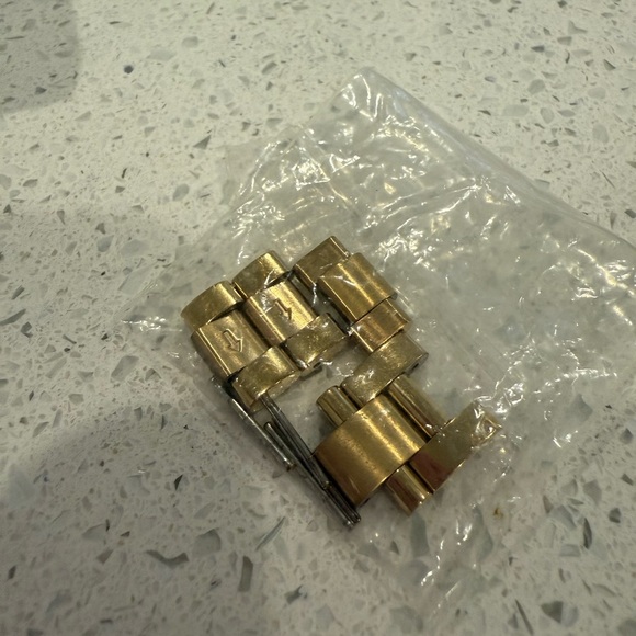 Michael Kors Gold Sofia Smartwatch DW5B 4th Generation - Picture 4 of 10